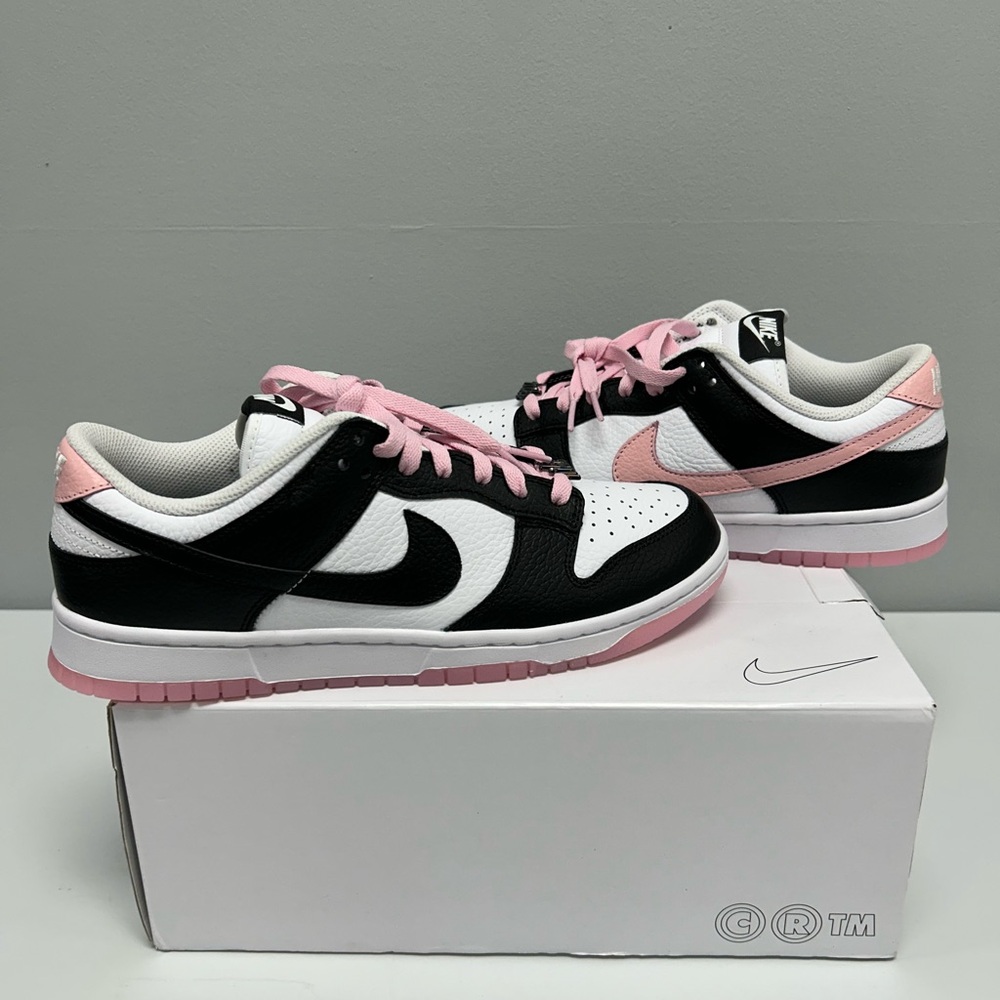 Nike Dunk Low Sneakers